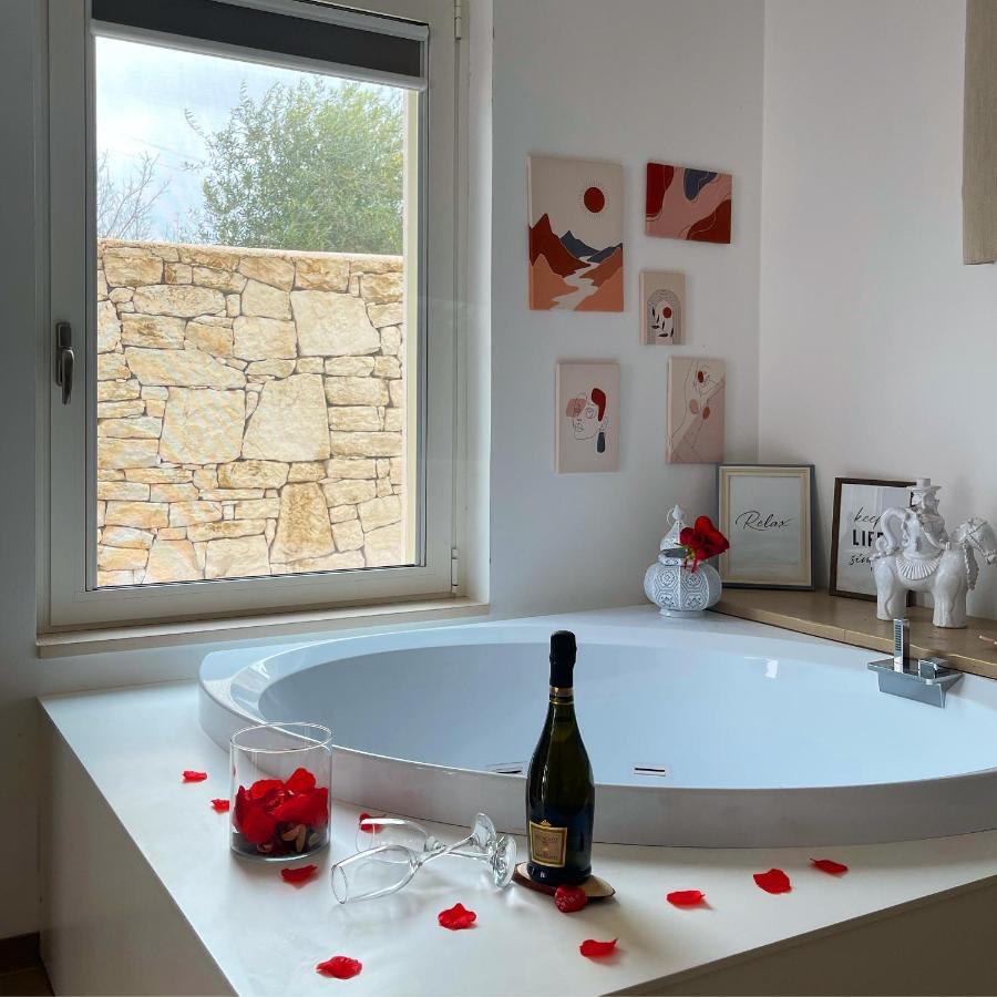 Mandorlocarrubo'S Suite Ostuni Kültér fotó