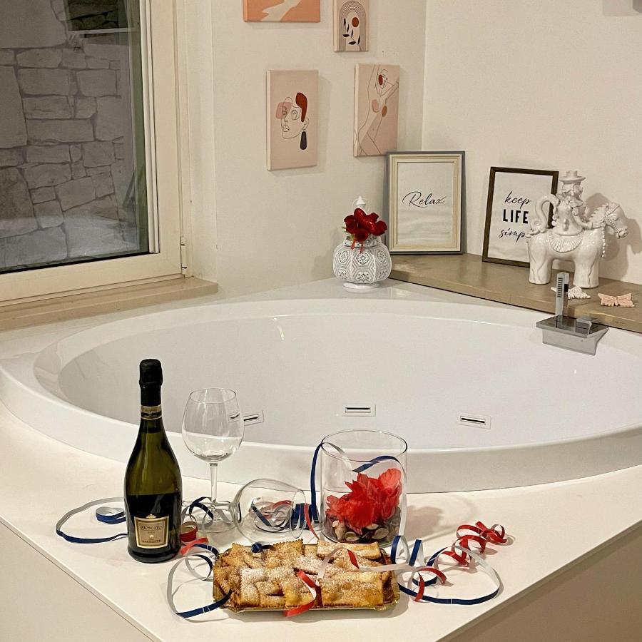 Mandorlocarrubo'S Suite Ostuni Kültér fotó