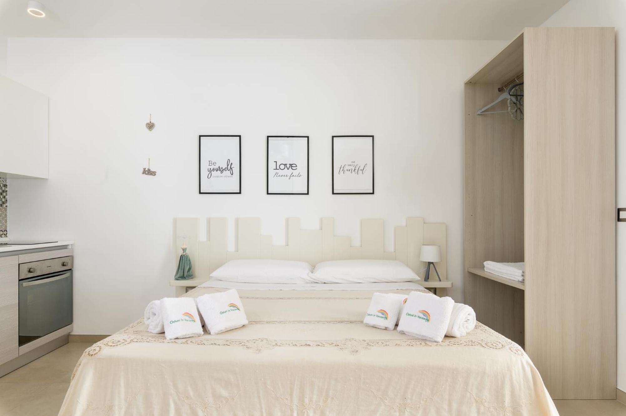 Mandorlocarrubo'S Suite Ostuni Kültér fotó