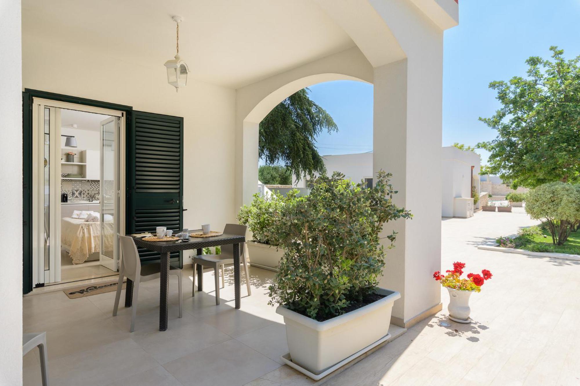 Mandorlocarrubo'S Suite Ostuni Kültér fotó