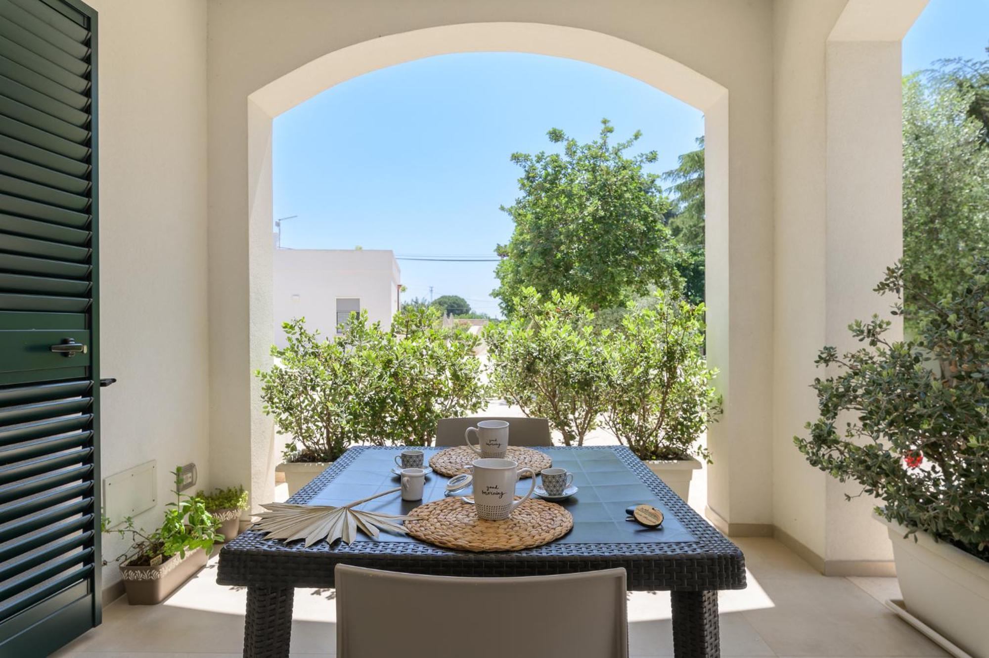 Mandorlocarrubo'S Suite Ostuni Kültér fotó