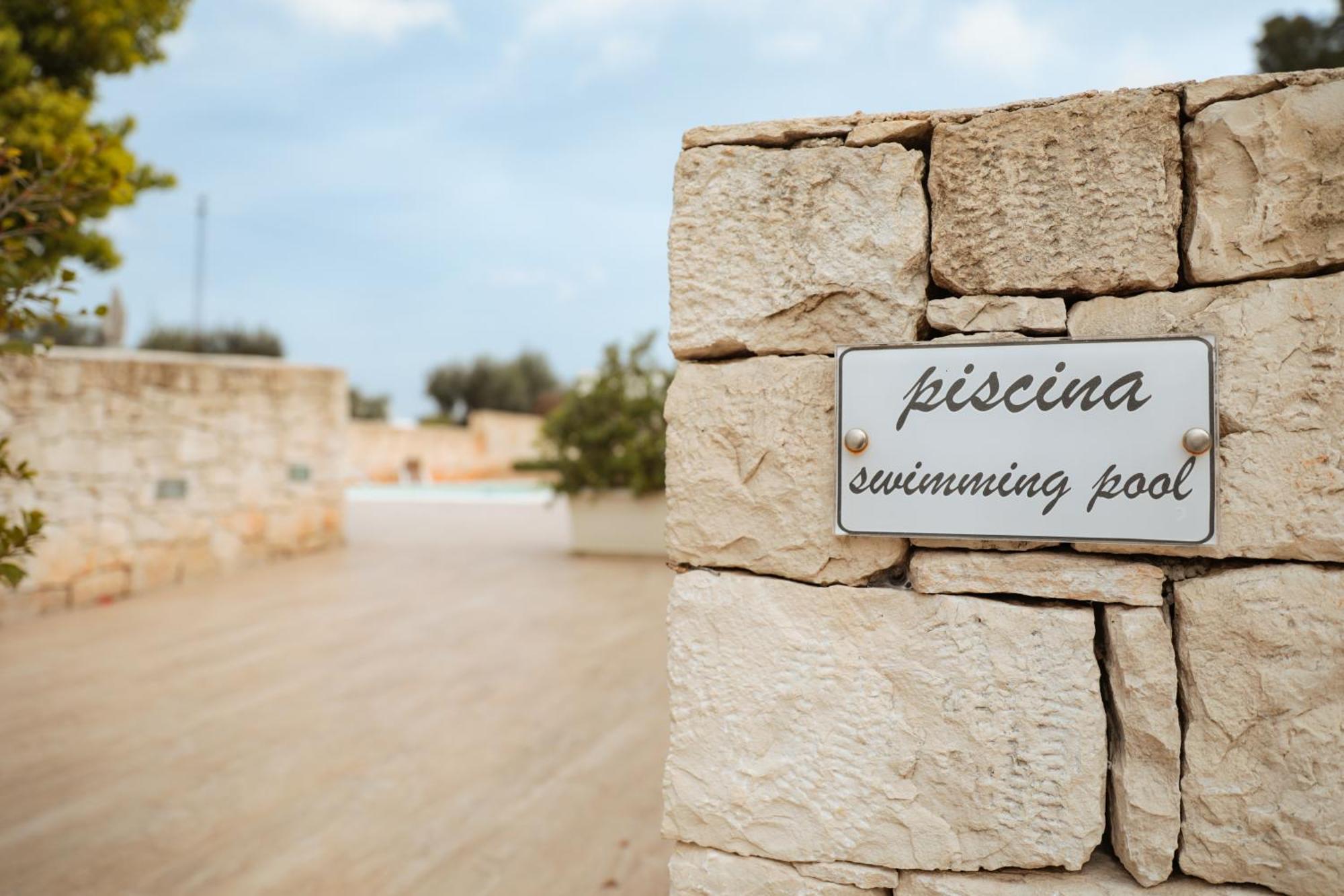 Mandorlocarrubo'S Suite Ostuni Kültér fotó