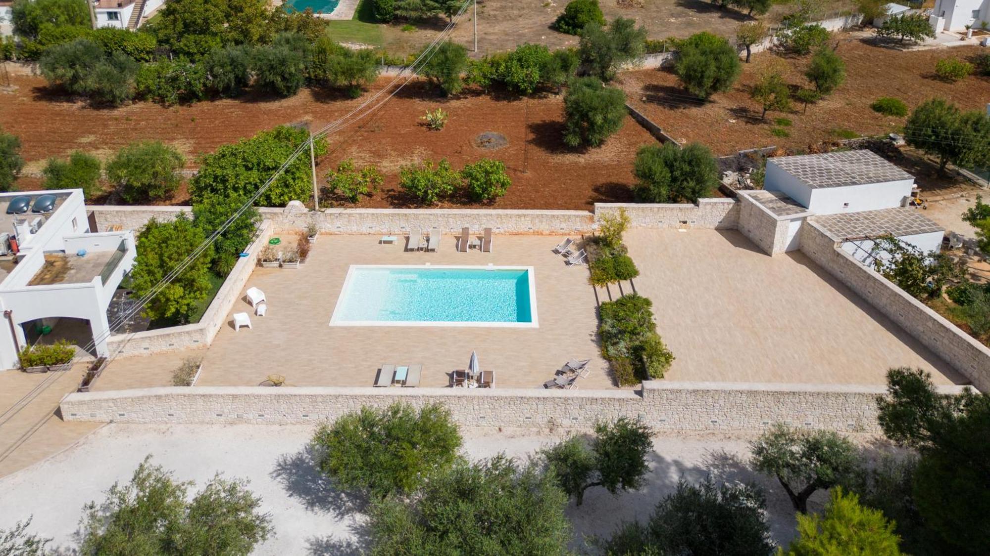 Mandorlocarrubo'S Suite Ostuni Kültér fotó
