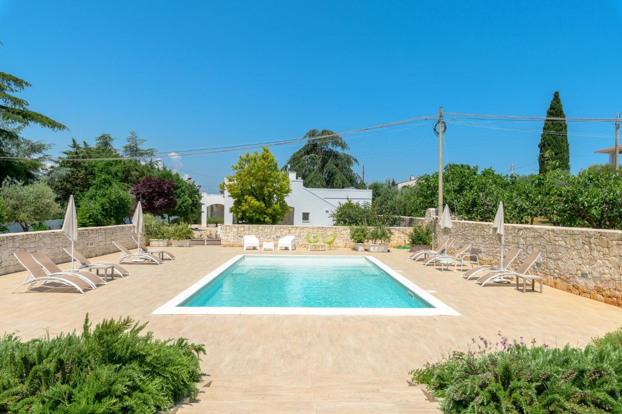 Mandorlocarrubo'S Suite Ostuni Kültér fotó